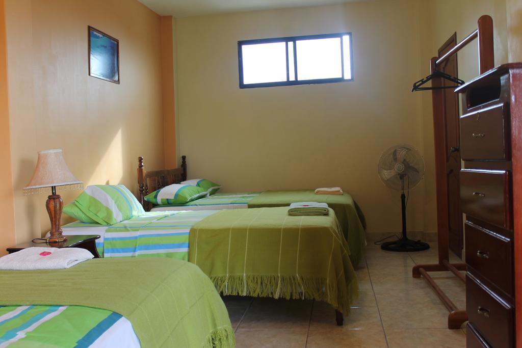 Hotel Dolphin House Puerto Baquerizo Moreno Camera foto