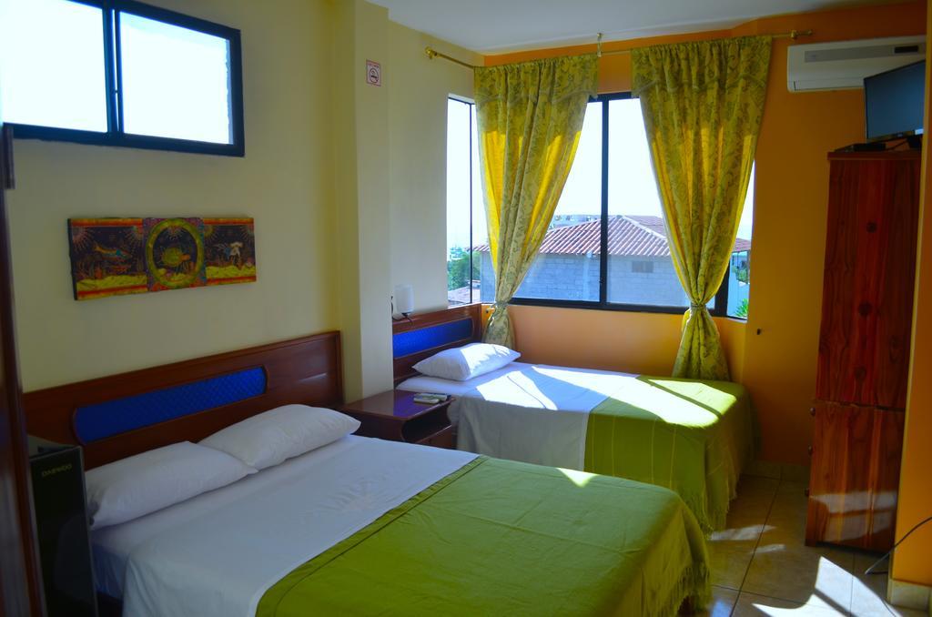 Hotel Dolphin House Puerto Baquerizo Moreno Esterno foto