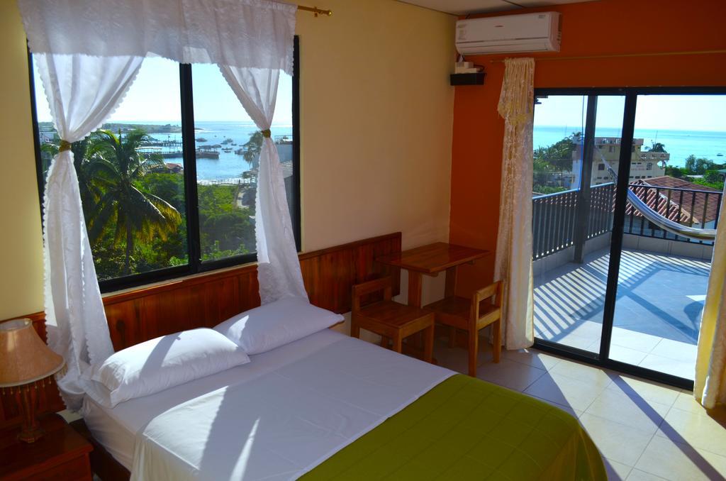 Hotel Dolphin House Puerto Baquerizo Moreno Esterno foto